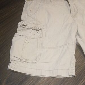 American Eagle Outfitters Men's Cargo Shorts - Cream